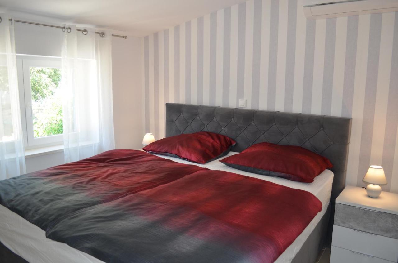Apartments Korina Crikvenica Exterior photo